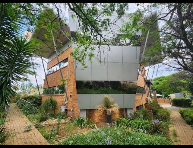 923M² BUSINESS FOR SALE IN RHODESFIELD